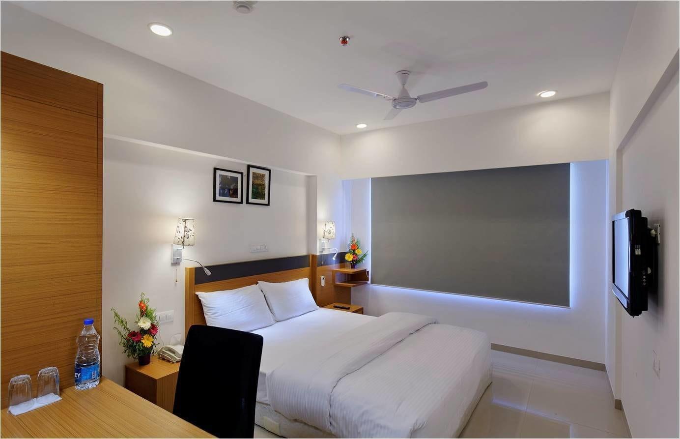 Hi 5 Hotel & Experience Nashik Exterior photo