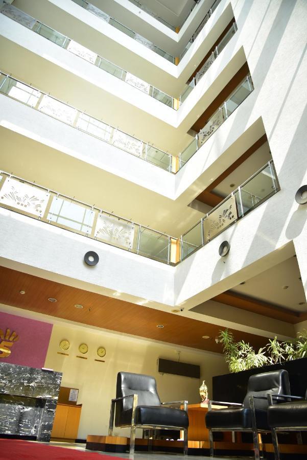 Hi 5 Hotel & Experience Nashik Exterior photo