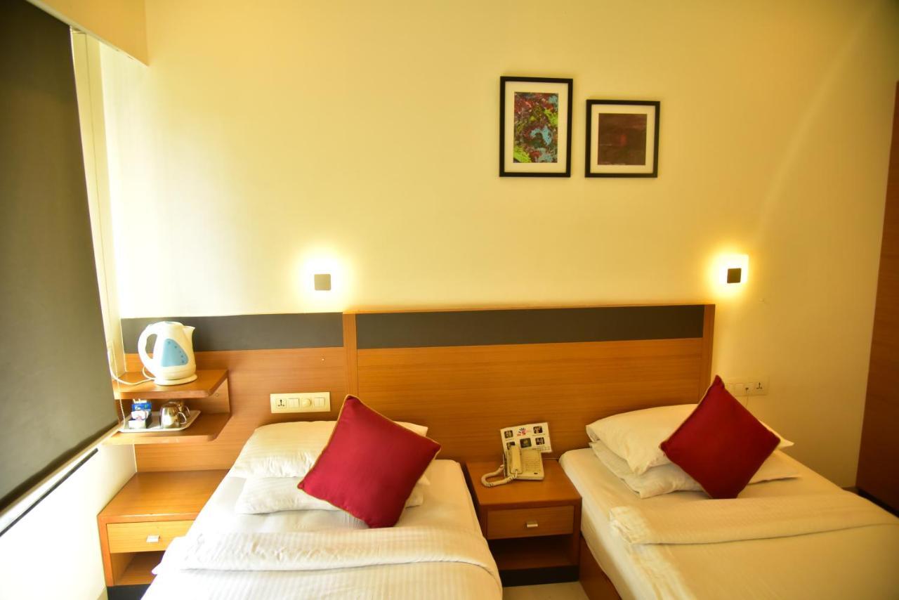 Hi 5 Hotel & Experience Nashik Exterior photo